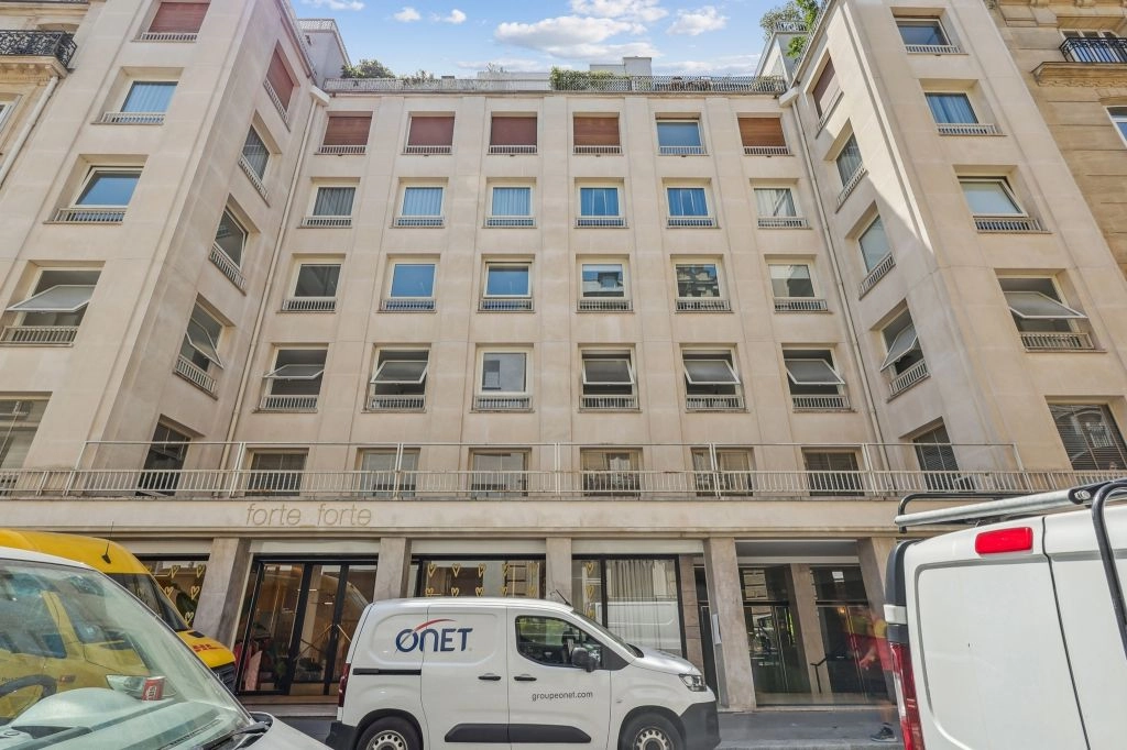 location bureaux Paris-7 de 196 m²- Photo1
