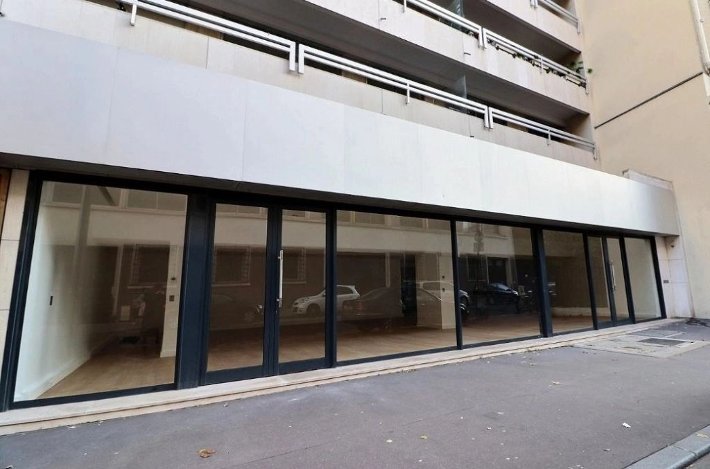 location bureaux Paris-16 de 335 m²- Photo1