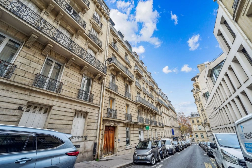 location bureaux Paris-16 de 115 m²- Photo1