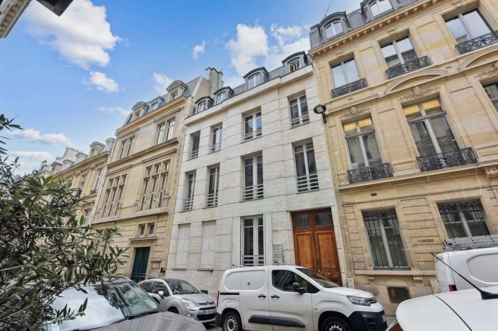 location bureaux Paris-16 de 82 m²- Photo1