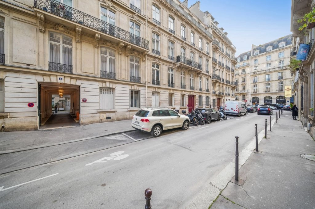 location bureaux Paris-8 de 67 m²- Photo1
