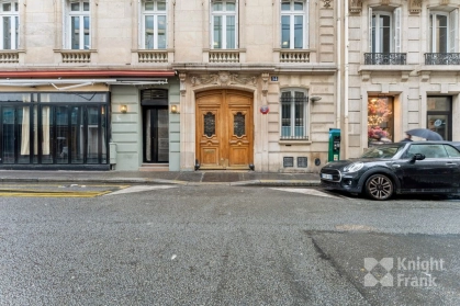offices for rent Paris-8-30350- Photo2