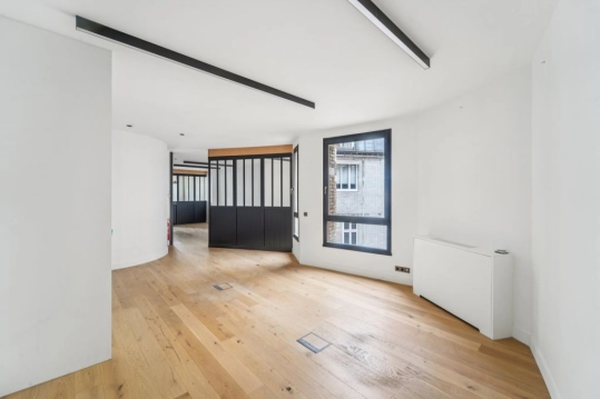 offices for rent Paris-16-30704- Photo2