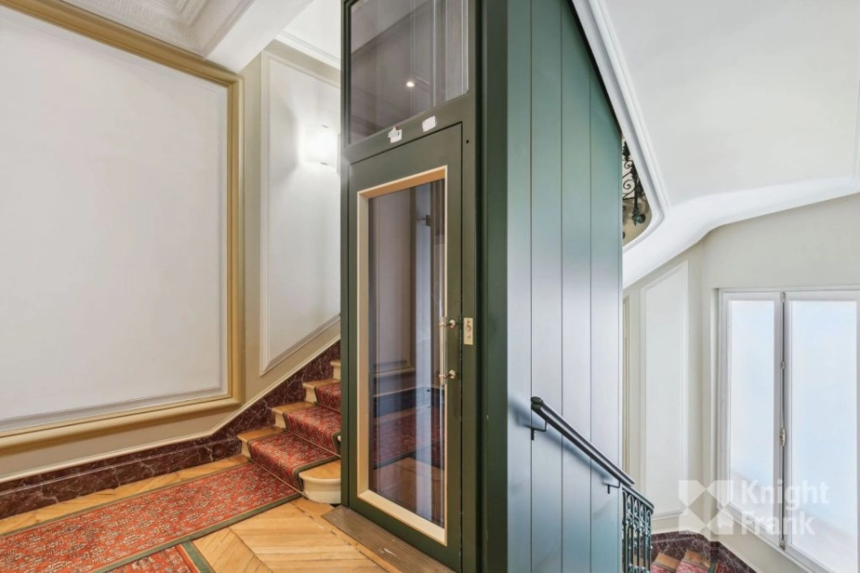 location bureaux Paris-8 de 275 m²- Photo3