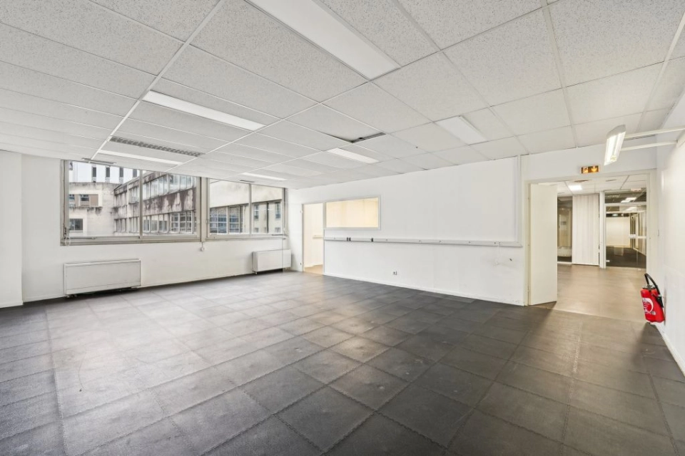 vente bureaux Paris-10 de 750 m²- Photo3