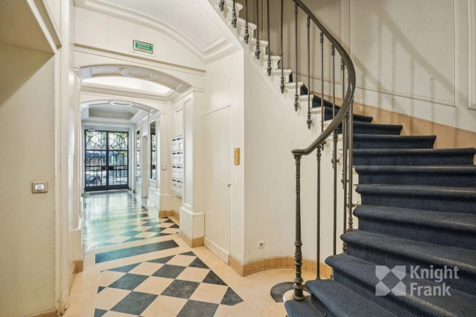 location bureaux Paris-8 de 35 m²- Photo3