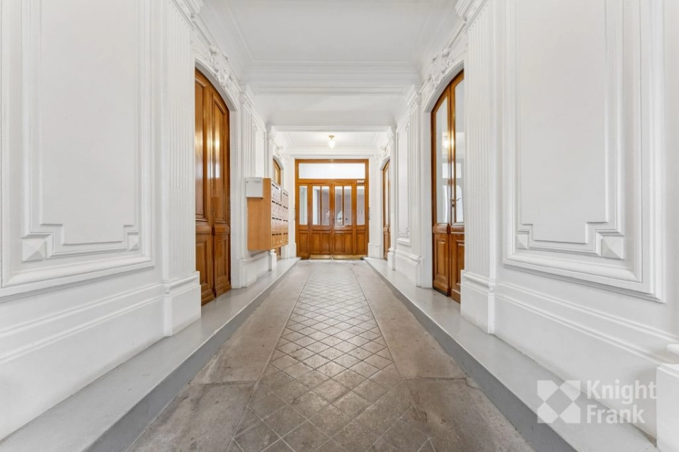 location bureaux Paris-8 de 235 m²- Photo3