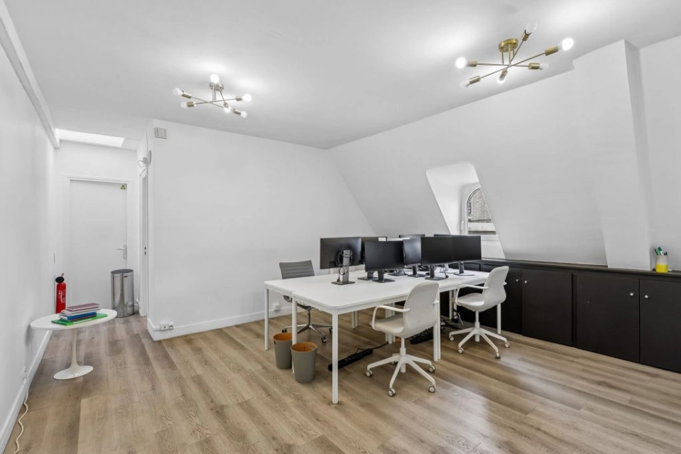 location bureaux Paris-8 de 54 m²- Photo3