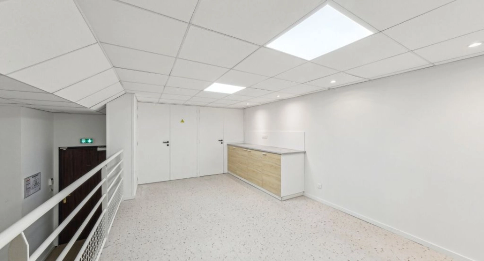 location bureaux Paris-17 de 170 m²- Photo4