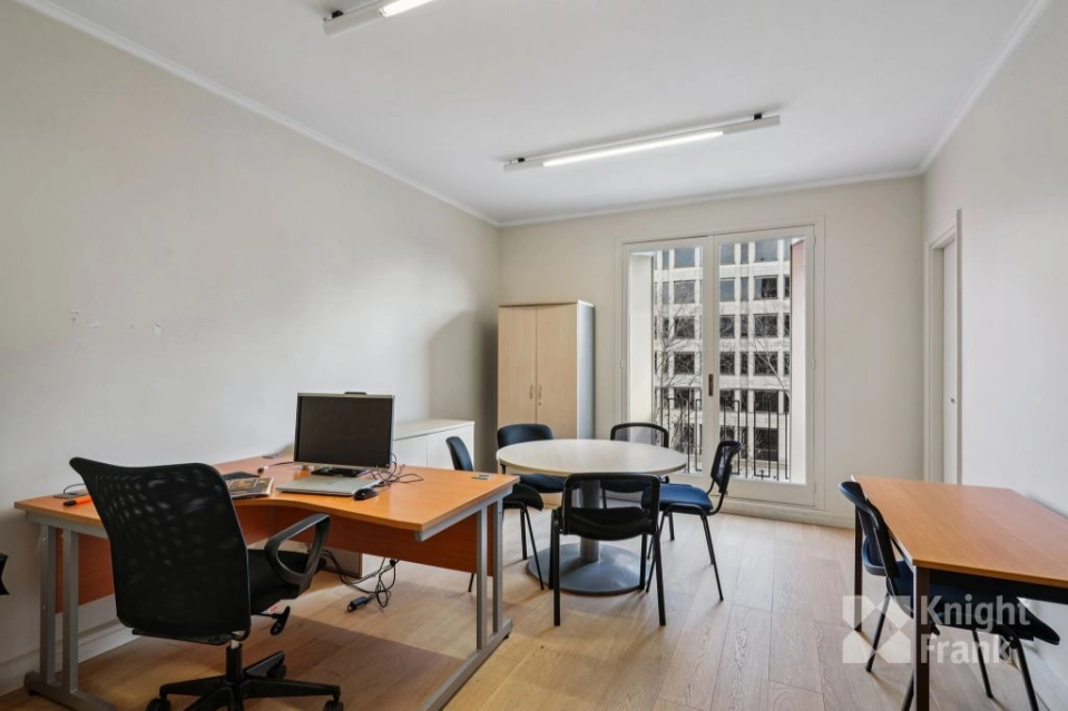 location bureaux Paris-16 de 137 m²- Photo4