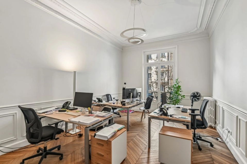 location bureaux Paris-17 de 222 m²- Photo4