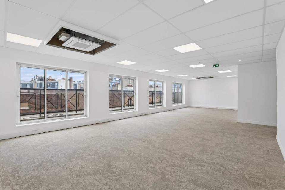 location bureaux Paris-10 de 1 279 m²- Photo4