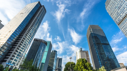Vignette de l'article : Investissement : des volumes divisés par deux